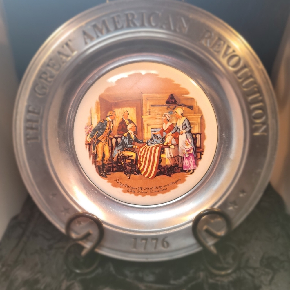 0834.American Rev.~ Betsy Ross & 1st American Flag ~  Commemorative Plate - Picture 4 of 11